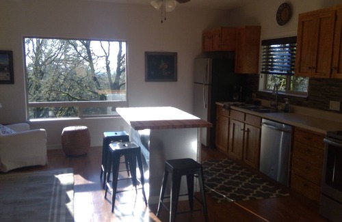 Newberg Casa | Aislado, parque como escenario en Chehalem Mountain