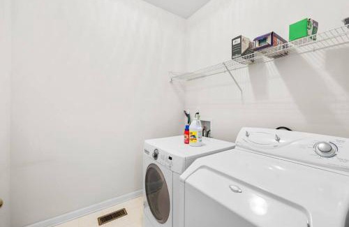 Charlotte Casa | Chelsea's Fun House-University Area!