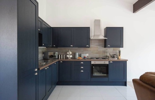 Ampney Crucis Casa | Cheltenham | Cotswolds Stay with Workspace + Parking