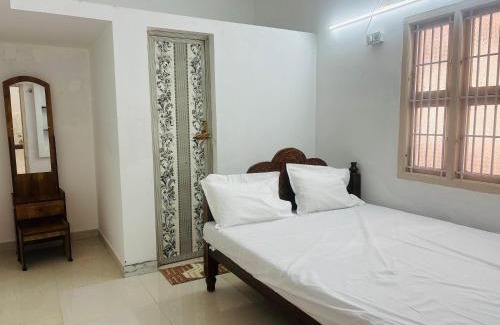 Tiruchendur Cabina | Chendur kumaran residency