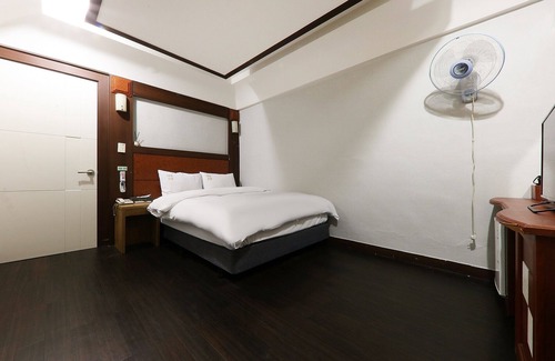 Cheongju Hotel | Cheongju Bungmunro Time
