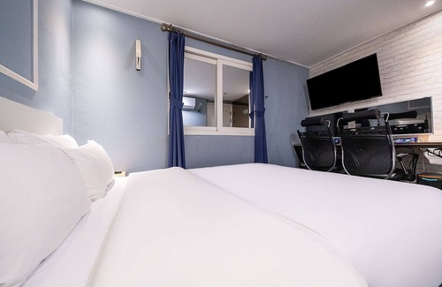 Cheonho-dong Hotel | Cheonho Seven