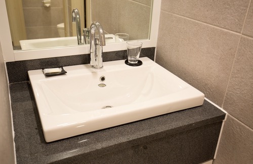Songsan-dong Hotel | Cheonjiyeon Crystal Hotel