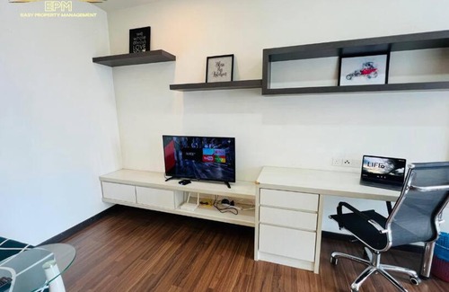 Seri Kembangan Apartamento | Cheras Cozy Studio House with Free WIFI , Netflix.