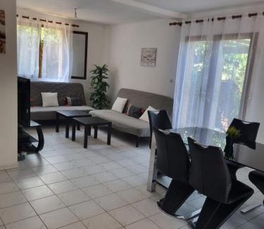 Villeneuve-les-Maguelone Casa | Cherifa