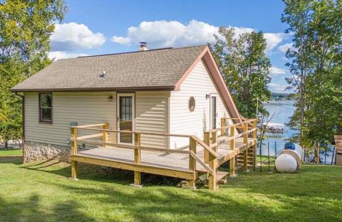 Rutledge Casa | Cherokee Lake Cottage by Staycating