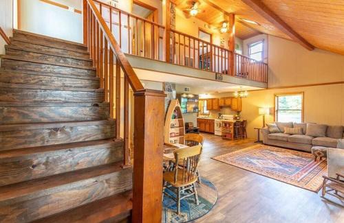 Rutledge Casa | Cherokee Lake Cottage by Staycating