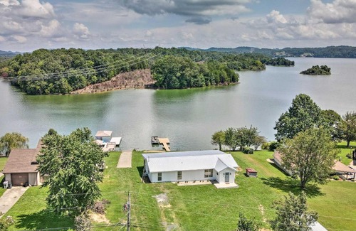 Mooresburg Casa | Cherokee Lake Home with Private Dock and Patio!
