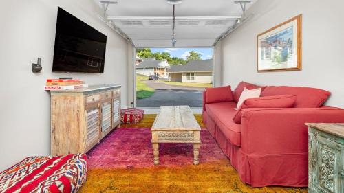 Asheville Casa | Cherry Blossom by AvantStay 6 Min to Downtown