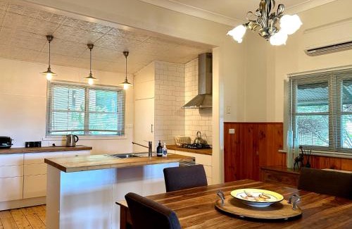 Beechworth Casa | Cherry Blossom Cottage - Beechworth-Getaways