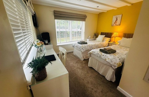 Shrivenham Casa | Cherry Bungalow Guesthouse