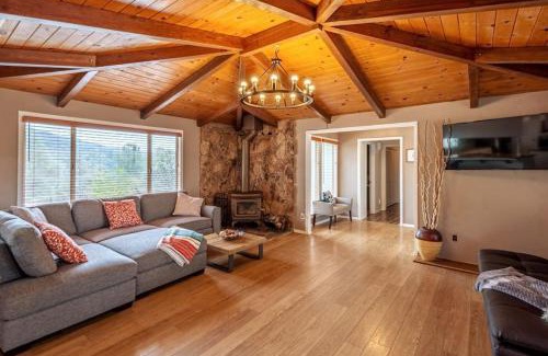 Oakhurst Casa | Cherry Cottage 15 min from Yosemite South Entrance