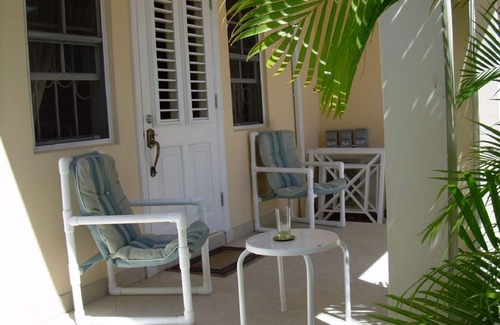 Marine Gardens Apartamento | Cherry Garden Villa Apartment - private pool in desirable Rockley Beach location