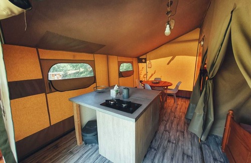 Engravies Cabina | Tienda Cherry Lodge para 8 personas