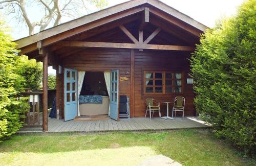Swanage Casa | Cherry Log Cabin
