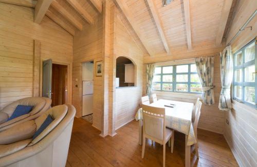 Swanage Casa | Cherry Log Cabin