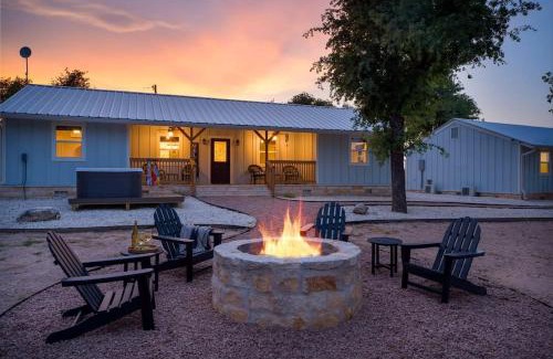 Fredericksburg Casa | Cherry Mountain, private home with great views
