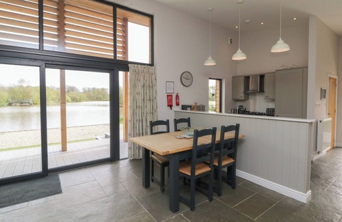 Winkleigh Cabaña | CHERRY, pet friendly, luxury holiday cottage, with hot tub in Dolton