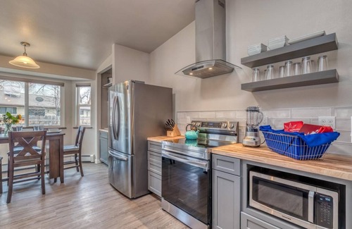 Fruita Casa | Cherry Pie I: A Slice of Vacation Bliss