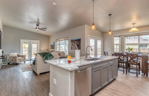 Fruita Casa | Cherry Pie II - Recently Renovated w/ Gourmet Kitchen!