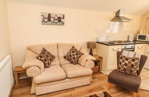 Louth Cabaña | CHERRY PIPS, pet friendly, with a garden in Saltfleetby