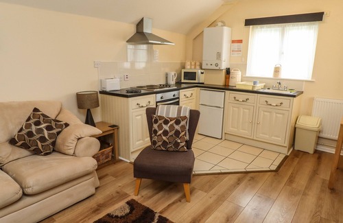 Louth Cabaña | CHERRY PIPS, pet friendly, with a garden in Saltfleetby