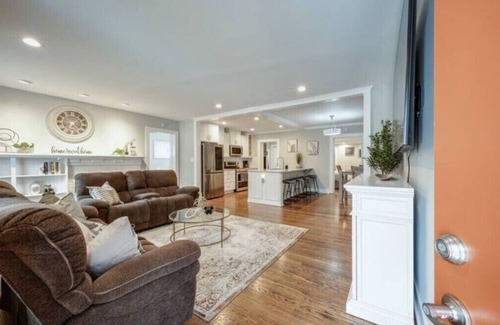 Mount Pleasant Casa | Cherry Street Retreat