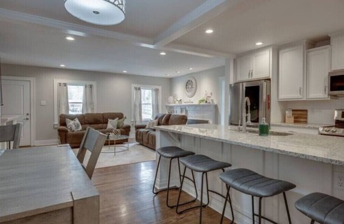 Mount Pleasant Casa | Cherry Street Retreat