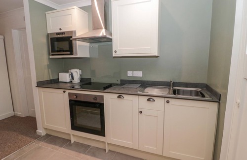 Ford Cabaña | CHERRY STUDIO, pet friendly, with a garden in Cornhill-On-Tweed