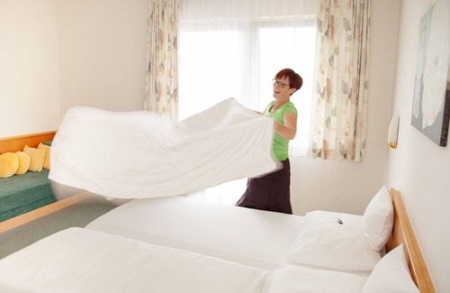 Bad Waltersdorf Casa | Cherry Suite | from 3 nights | Breakfast - Hotel-Restaurant Teuschler-Mogg