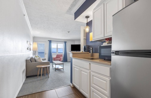 Traverse City Hotel | Cherry Tree Inn & Suites