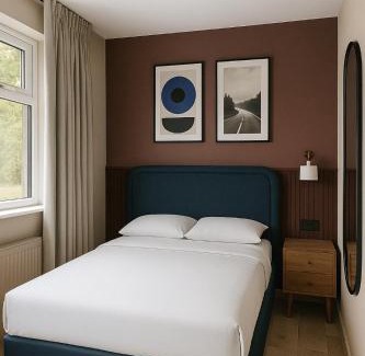 Ellesmere Port Casa | Chester Free Wi-Fi TV Free Parking Sleeps 6 Suitable for Families and Contractors Long Stay