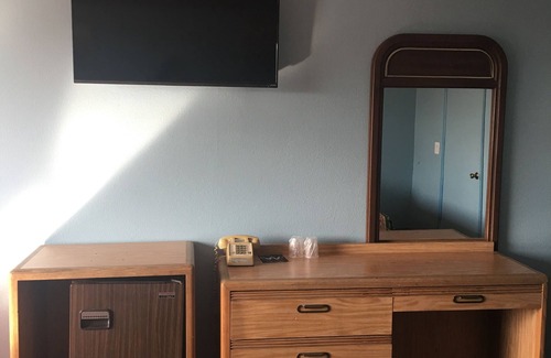 Southwest Anaheim Hotel | Chester Inn Motel