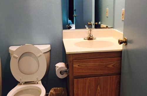 Southwest Anaheim Hotel | Chester Inn Motel