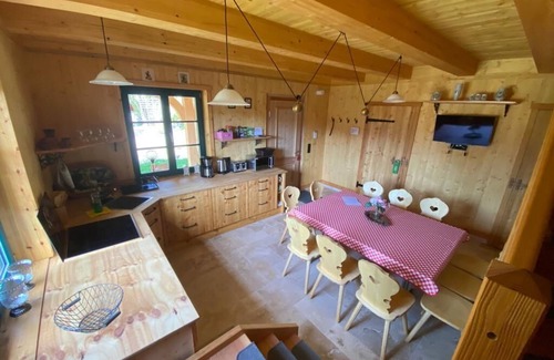 Blankenburg Cabaña | Chestnut house by the lake near the Louvine for 12 guests with outdoor sauna and whirlpool