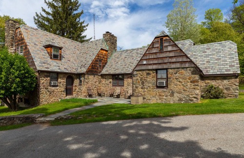 Fishkill Casa | Chestnut on Willow Lake