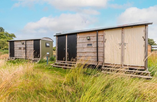 Trunch Cabina | Cheviot Shepherd Hut | a glamping shepherds hut perfect for a small family with children