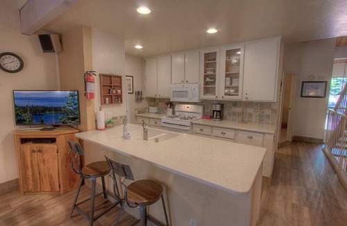 Kings Beach Condominio | Cheyenne's Place 4 Bedroom Home by RedAwning
