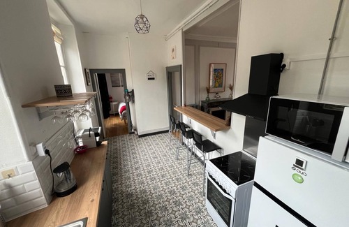 Auxerre Apartamento | Chez Aristide, 3 to 7 ppl flat ideally located in Auxerre city center.
