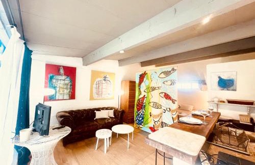 Costieres Apartamento | CHEZ BABOU studio d'artistes avec piscine, parking