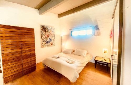 Costieres Apartamento | CHEZ BABOU studio d'artistes avec piscine, parking