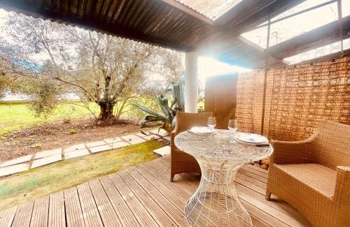 Costieres Apartamento | CHEZ BABOU studio d'artistes avec piscine, parking