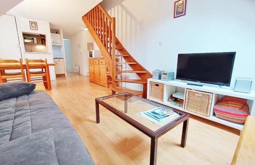 Bagneres-de-Luchon Apartamento | Chez Charlotte, T3 duplex, vue montagne, parking gratuit, ascenseur, 4 personnes