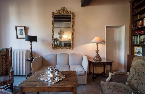 Saint-Amand-Montrond Cama Y Desayuno | Chez Diane Mansion for 12 people, ideal for a stay in Central France