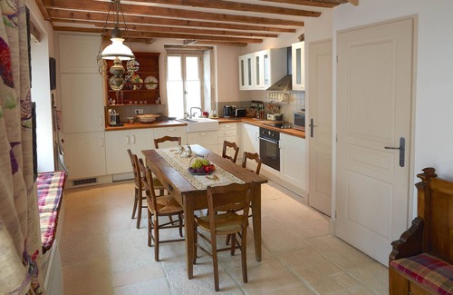 Meursault Apartamento | Chez Hall, La Grange, granero convertido 2bdr / 2bth lleno de encanto, Meursault