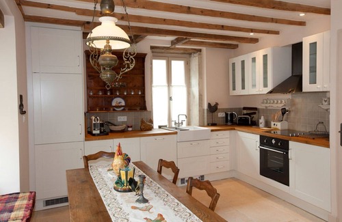 Meursault Apartamento | Chez Hall, La Grange, granero convertido 2bdr / 2bth lleno de encanto, Meursault