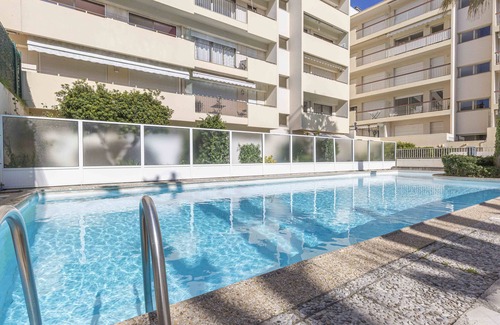 Cap-d'Antibes Apartamento | Chez J-P - 100m beach 2-4pers terrace sea view pool garage
