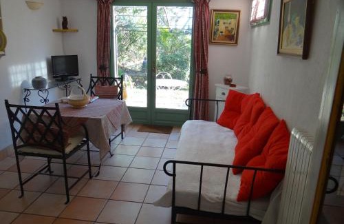 Remoulins Casa | Chez Jean-Pierre & Annick