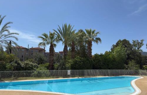 Hyeres City Centre Apartamento | Chez Léon
