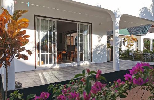 La Digue Villa | CHEZ MARVA Grande Villa COCO 3 à 12 personnes